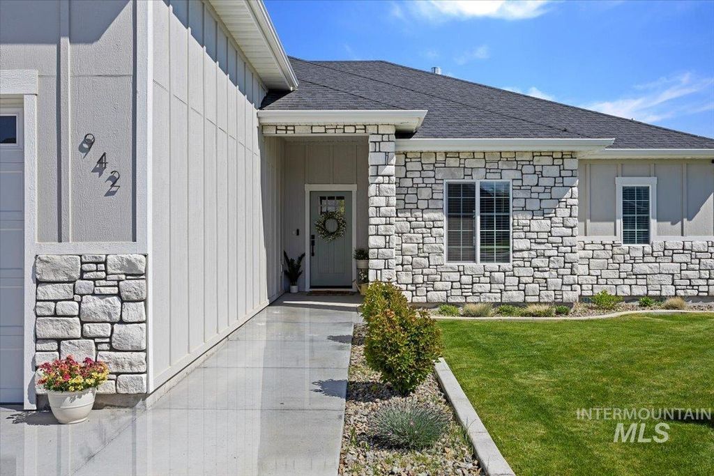 Photo of 942 Paintbrush, Kimberly, ID 83341 (MLS # 98971450)