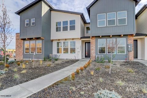 1319 N Webb Way Meridian ID 83642