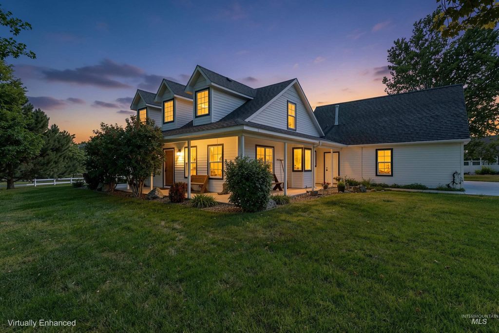 Photo of 4220 Pleasant View, Nampa, ID 83686 (MLS # 98990990)