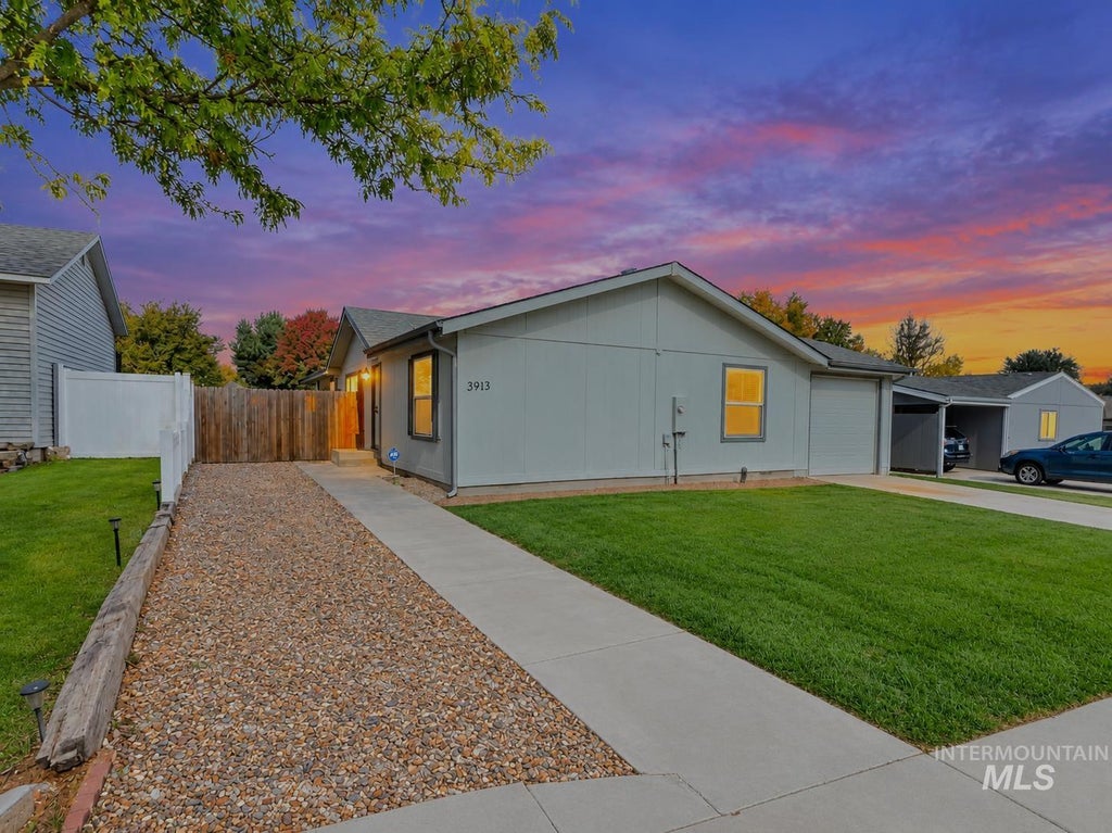 Photo of 3915 Bennington Street, Caldwell, ID 83607 (MLS # 99003380)