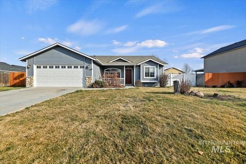 612 Goshawk Ave. Middleton ID 83644