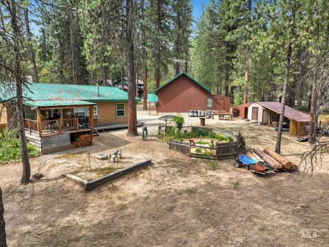 Photo of 10 Cricket Rd, Garden Valley, ID 83622 (MLS # 98961452)