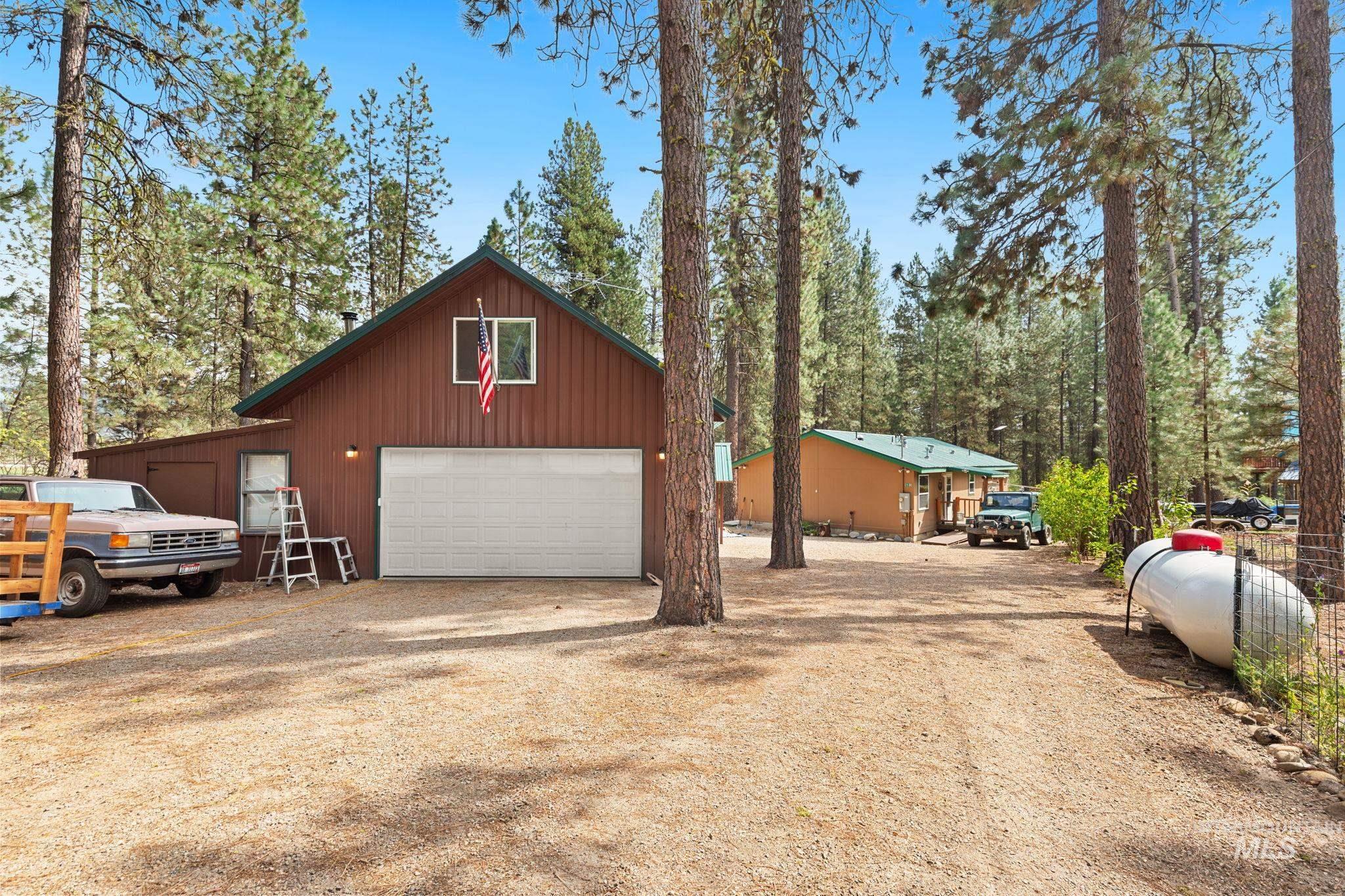 Detached garage with driveway