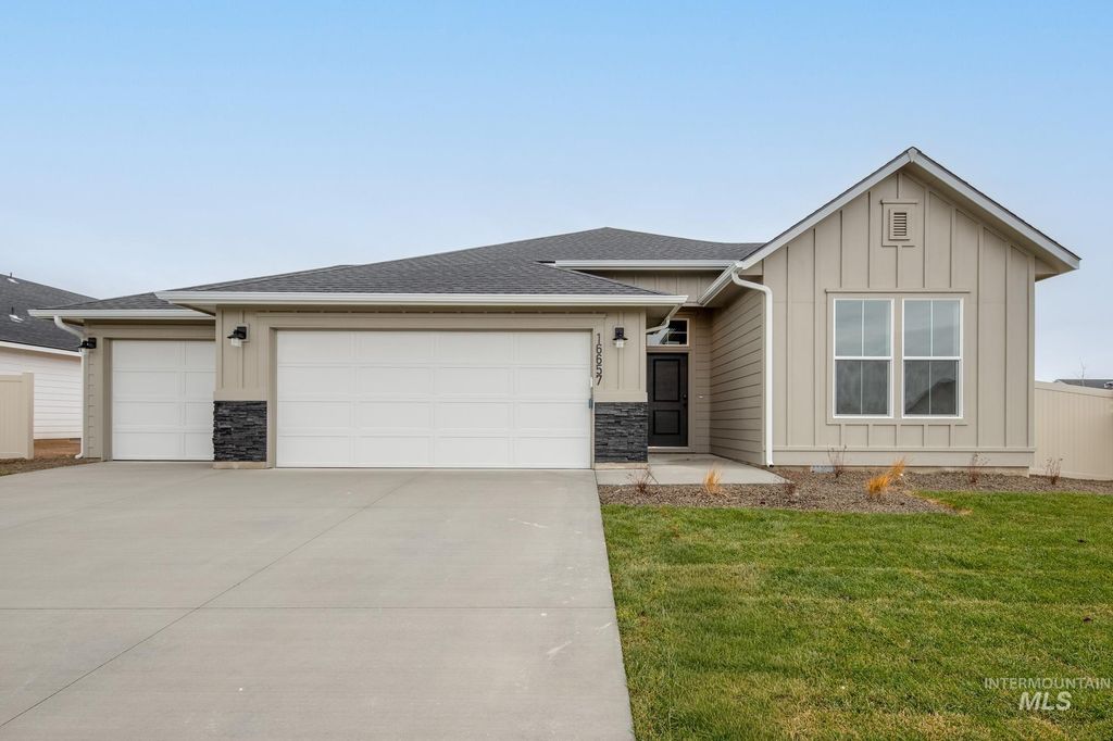 Photo of 16657 Sentinel Ave, Caldwell, ID 83607 (MLS # 98967483)