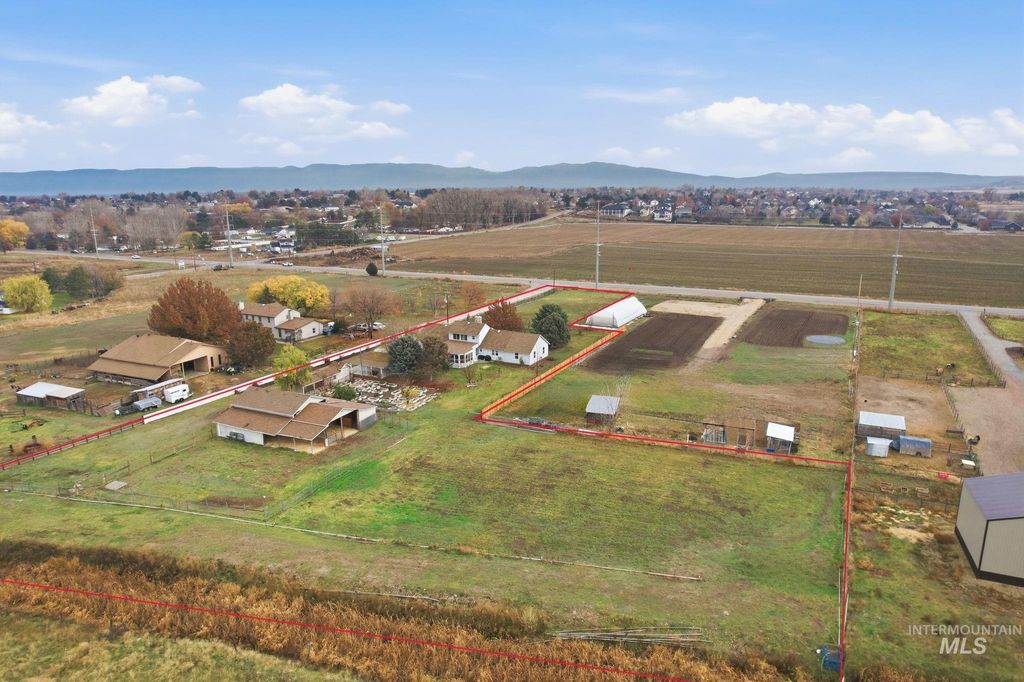 Photo of 7985 S Cloverdale Rd, Boise, ID 83709 (MLS # 98972537)