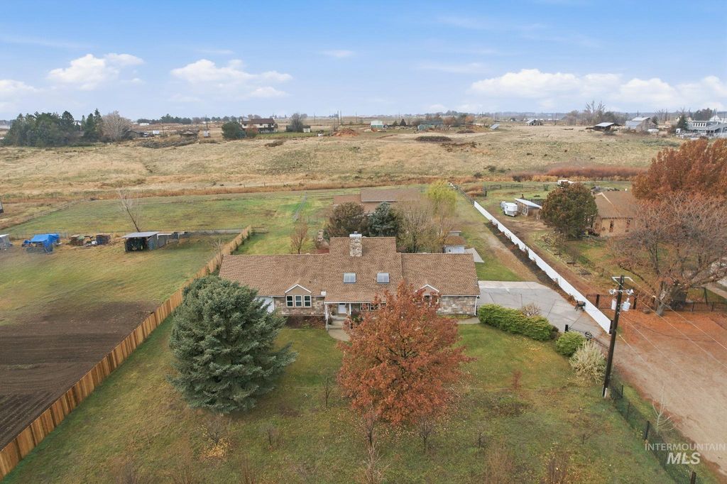 Photo of 7985 S Cloverdale Rd, Boise, ID 83709 (MLS # 98972537)