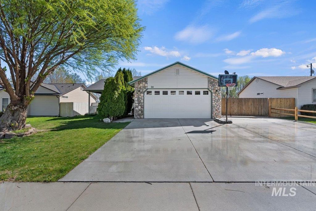 Photo of 24 S Honey Drive, Nampa, ID 83687 (MLS # 98981245)