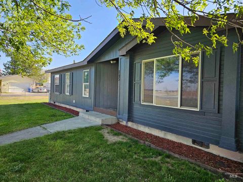 Photo of 895 Robbins Ave, Twin Falls, ID 83301 (MLS # 98912837)