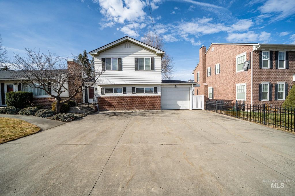 Photo of 216 S Florence Street, Grangeville, ID 83530 (MLS # 98973802)