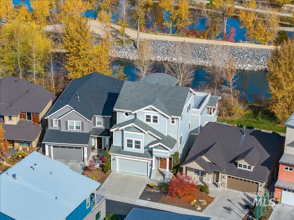 Photo of 3772 N Willowbar Ln, Garden City, ID 83714 (MLS # 98968978)