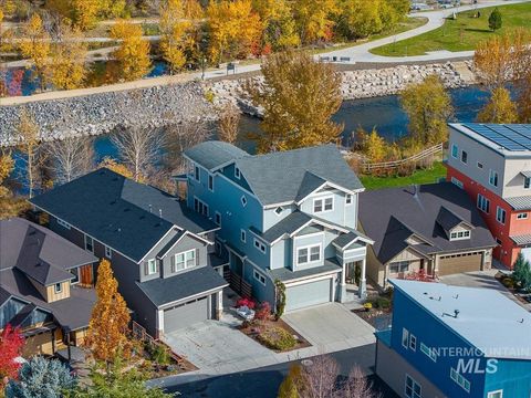 Photo of 3772 N Willowbar Ln, Garden City, ID 83714 (MLS # 98968978)