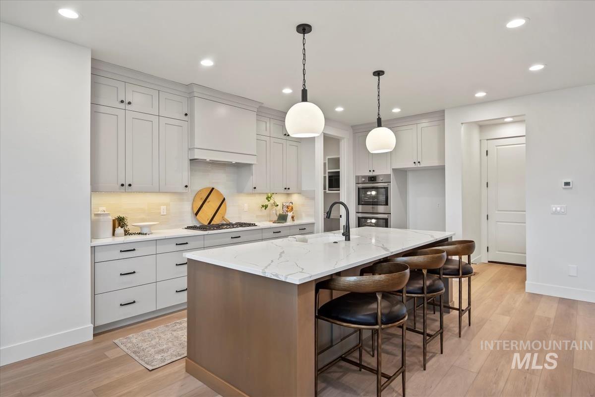 4702 N Wooley Creek Ave