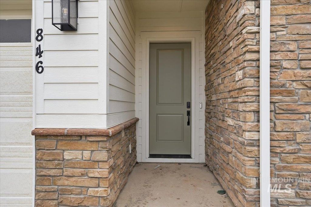 Photo of 846 N Falling Water Way, Eagle, ID 83616 (MLS # 98971336)