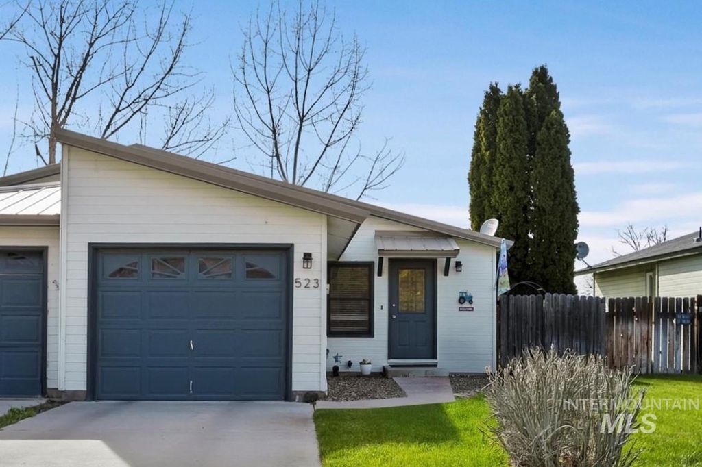 Photo of 523 N 4th, Payette, ID 83661 (MLS # 98963094)