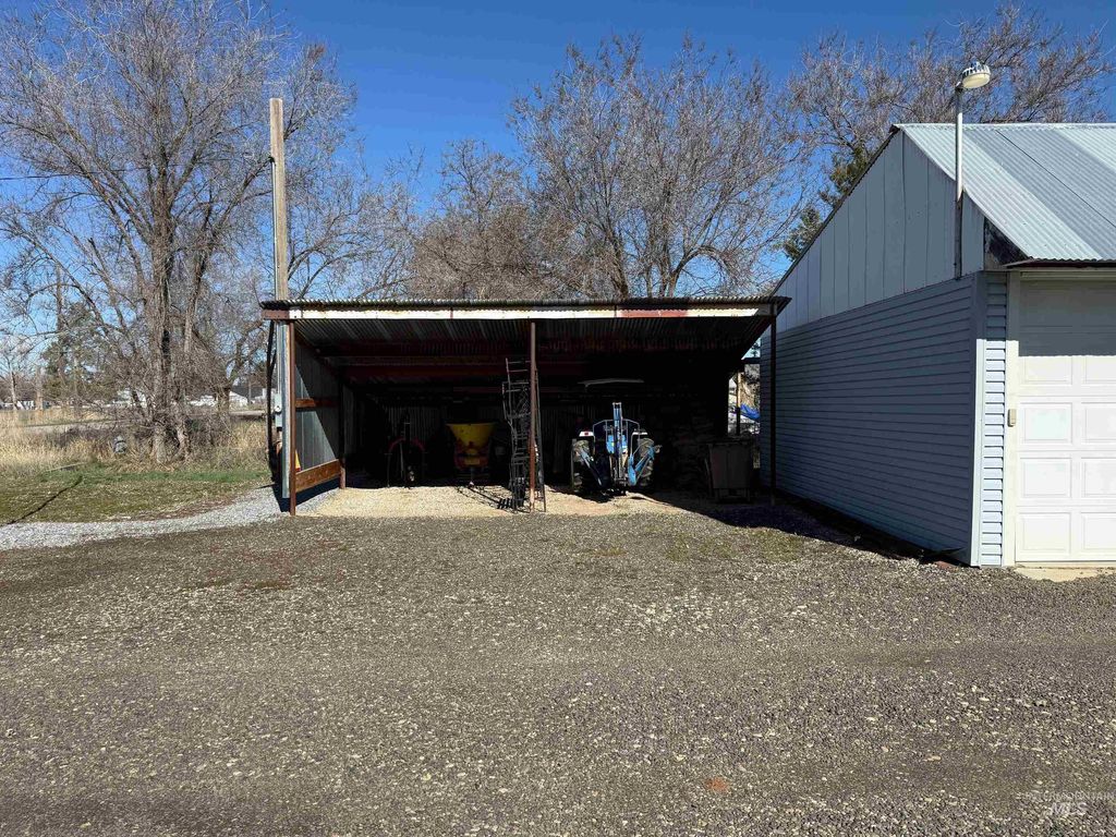 Photo of 1010 S Moffatt Ave, Emmett, ID 83617 (MLS # 98978224)