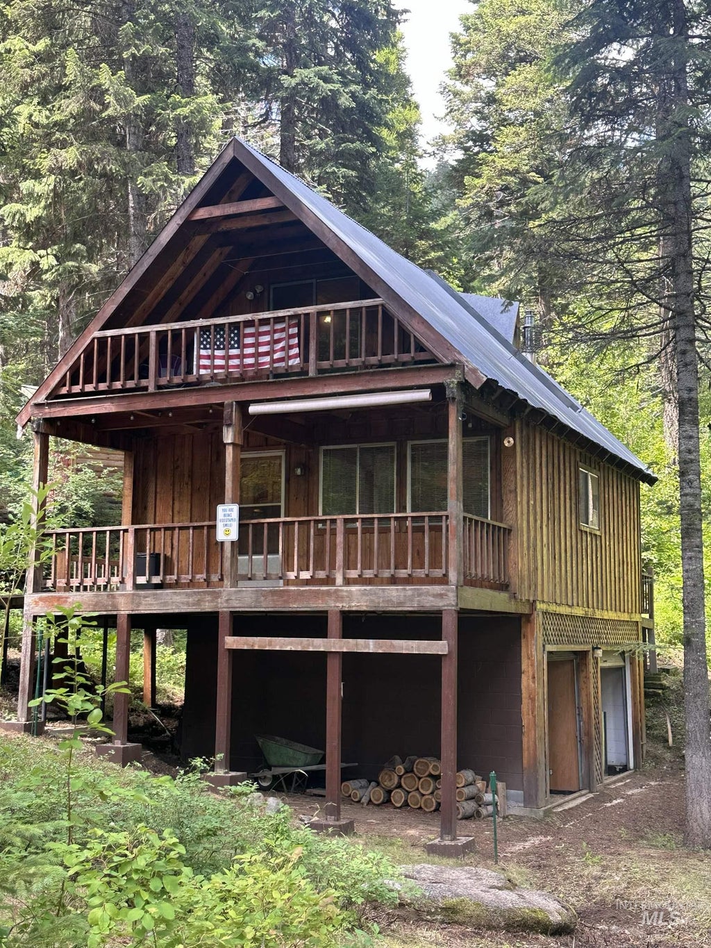 Photo of 1227 Brown Bear Drive, Cascade, ID 83611 (MLS # 98993680)