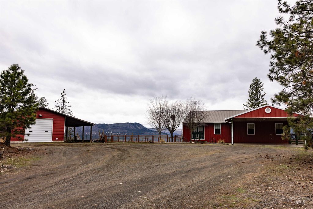 Photo of 402 Beaver Slide Road, Kamiah, ID 83536 (MLS # 98978187)
