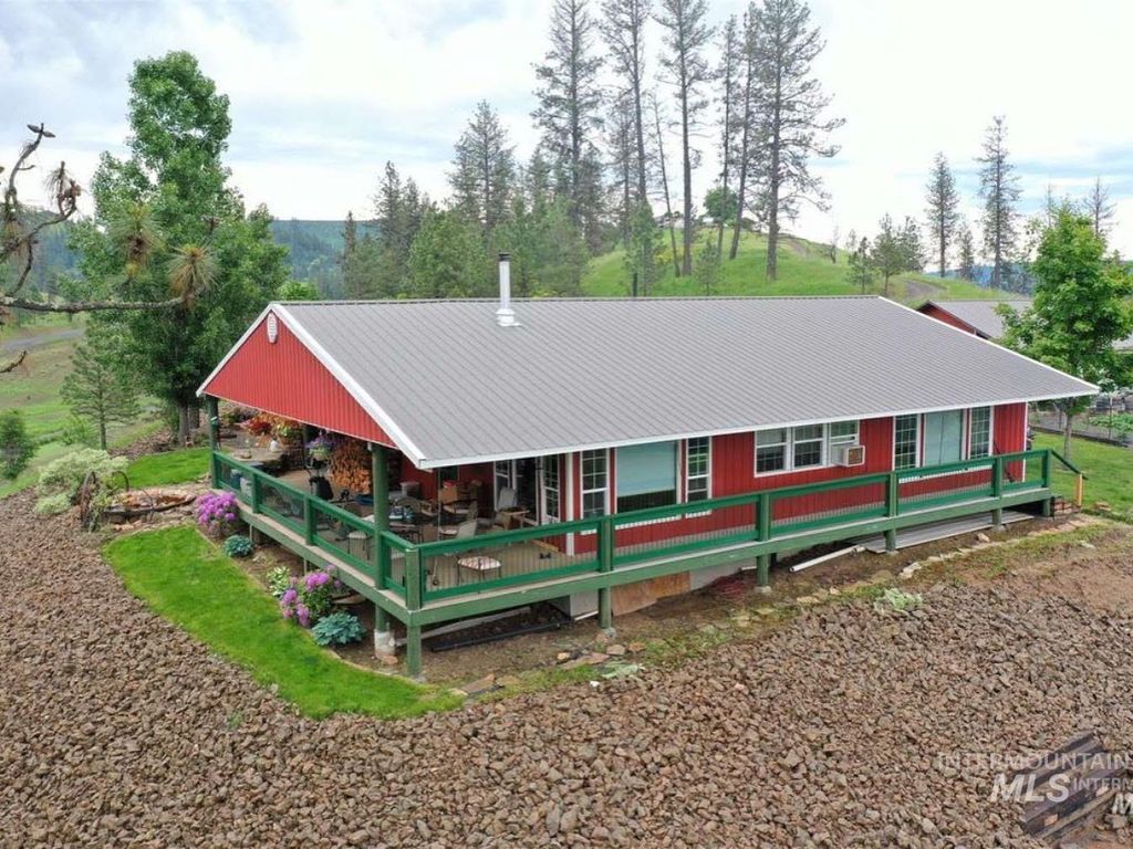 Photo of 402 Beaver Slide Road, Kamiah, ID 83536 (MLS # 98978187)