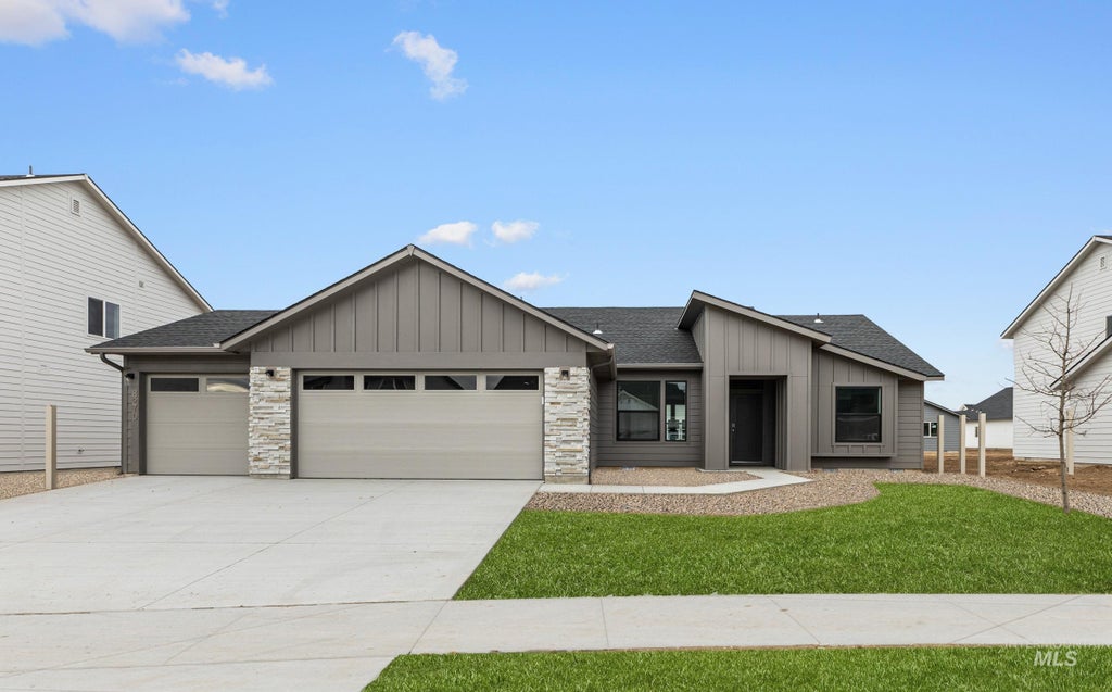 Photo of 5335 E Rolling Thunder Ct, Nampa, ID 83687 (MLS # 99002098)