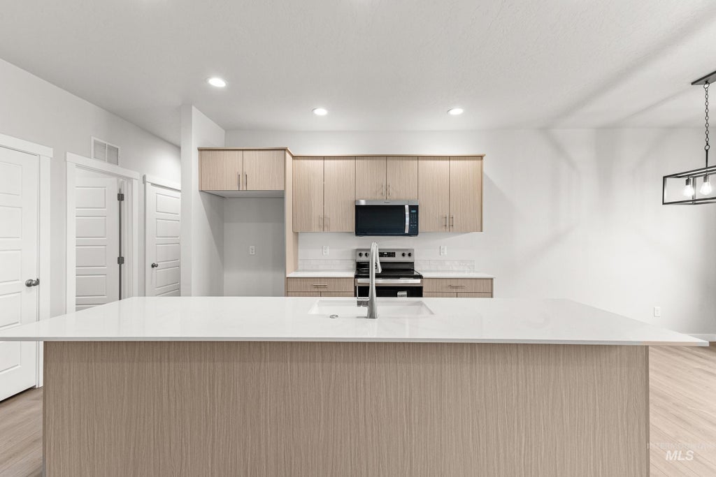 Photo of 5335 E Rolling Thunder Ct, Nampa, ID 83687 (MLS # 99002098)