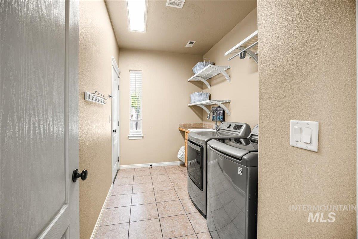 Nampa, Idaho 83687, United States, 4 Bedrooms Bedrooms, ,4 BathroomsBathrooms,Residential,Active,133448