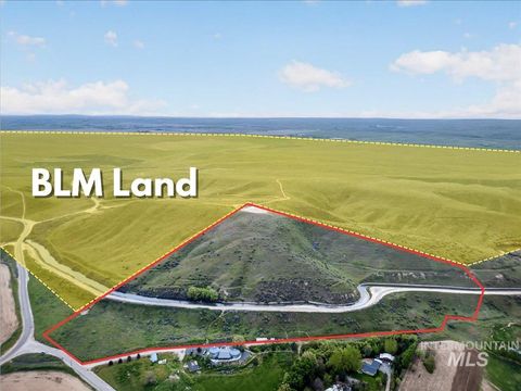 Photo of 1 County Line Rd, Emmett, ID 83617 (MLS # 98984711)