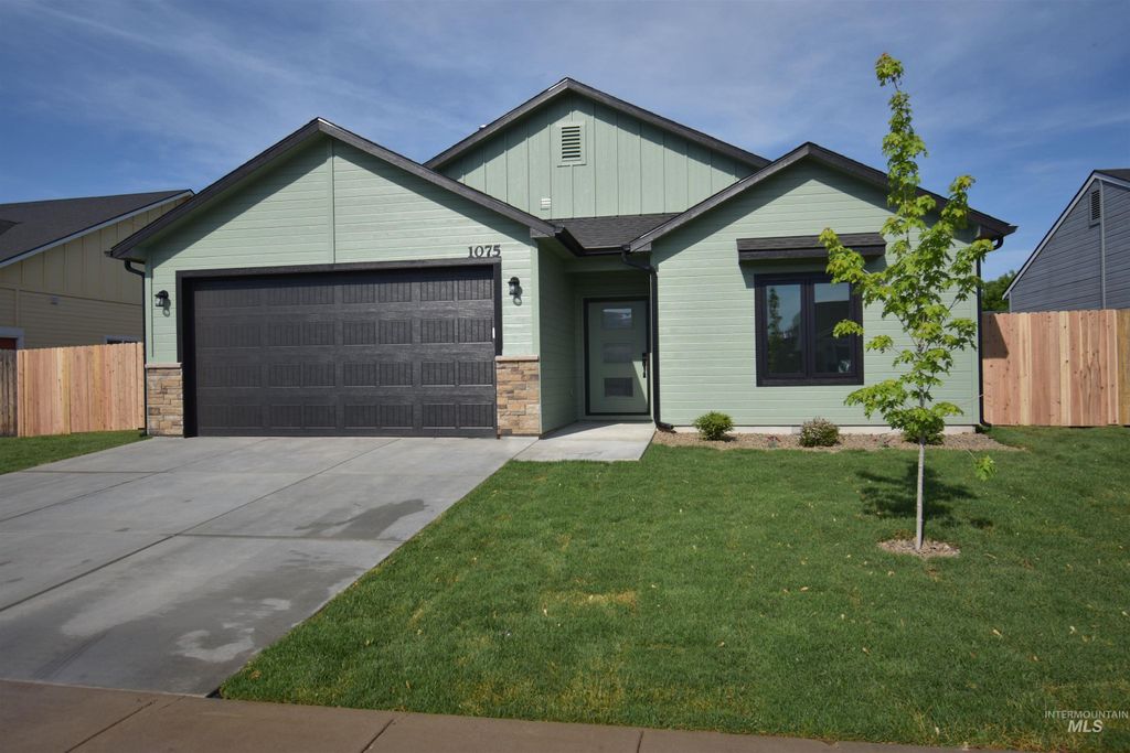 Photo of 1075 W 10th Street, Weiser, ID 83672 (MLS # 98986376)