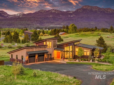 Photo of 14036 Hideaway Court, McCall, ID 83638 (MLS # 99000269)