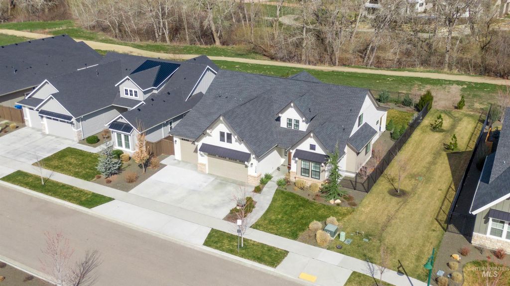 Photo of 3308 W Miners Farm Dr, Boise, ID 83714 (MLS # 98977401)