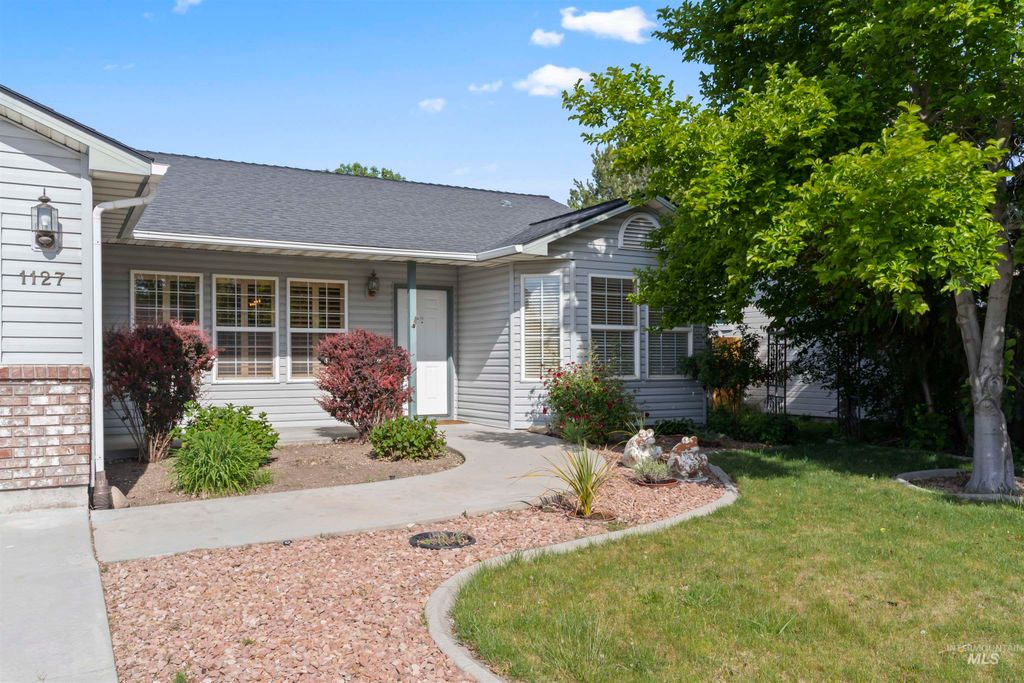 Photo of 1127 N Lightning Pl, Meridian, ID 83642 (MLS # 98985691)