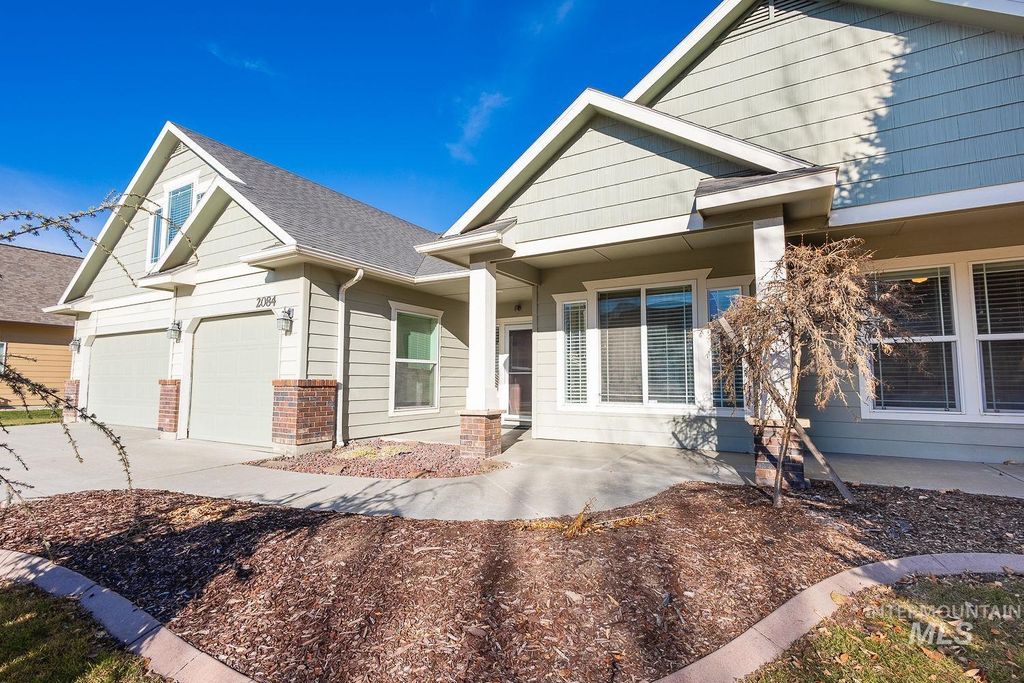 Photo of 2084 W Cross Creek, Nampa, ID 83686 (MLS # 98969128)