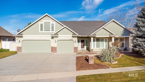 2084 W Cross Creek Nampa ID 83686
