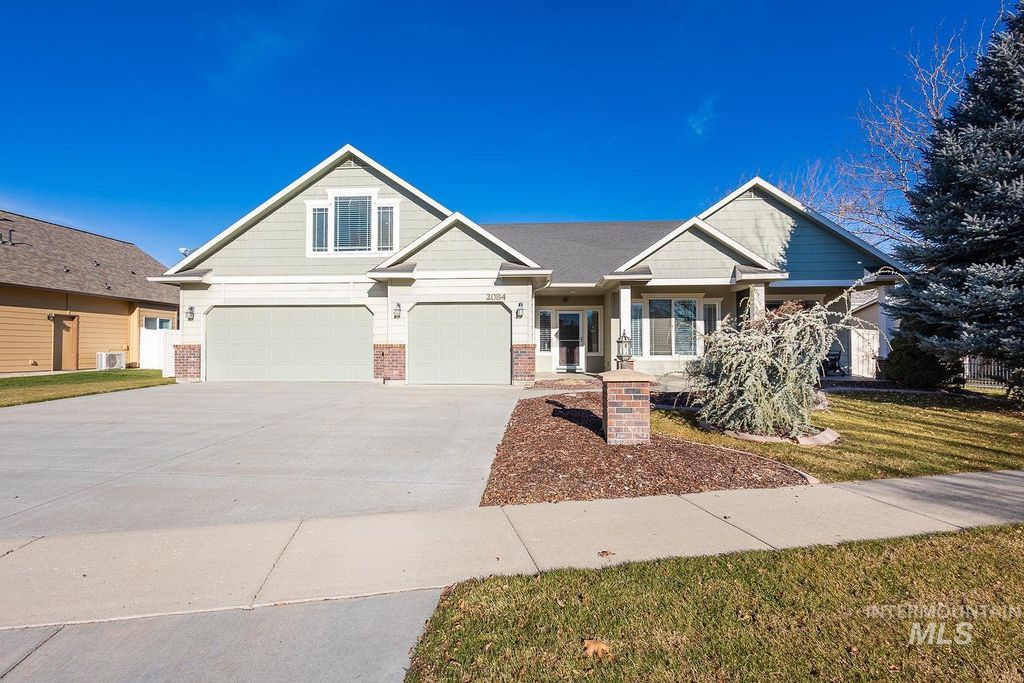 Photo of 2084 W Cross Creek, Nampa, ID 83686 (MLS # 98969128)