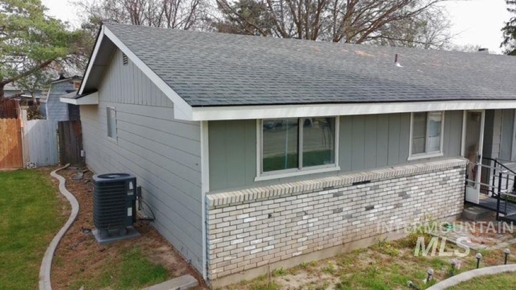 Photo of 1803 Sandalwood Dr, Caldwell, ID 83605 (MLS # 98980330)