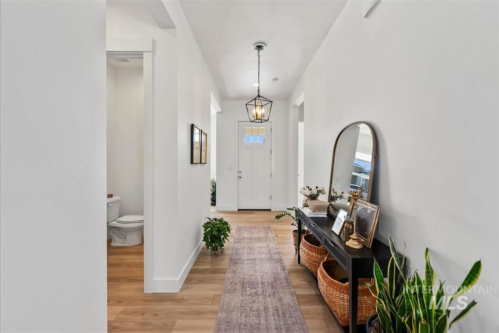 Photo of 9570 W Summit Peak Dr, Star, ID 83669 (MLS # 98982533)