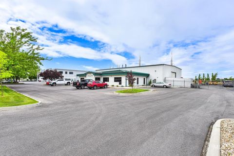 2300 E Commercial Street Meridian ID 83642