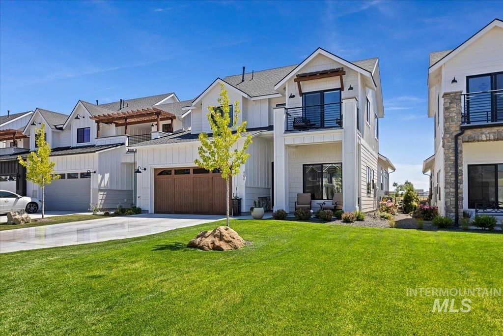 Photo of 4299 W Bay Oak Lane, Meridian, ID 83646 (MLS # 98963865)