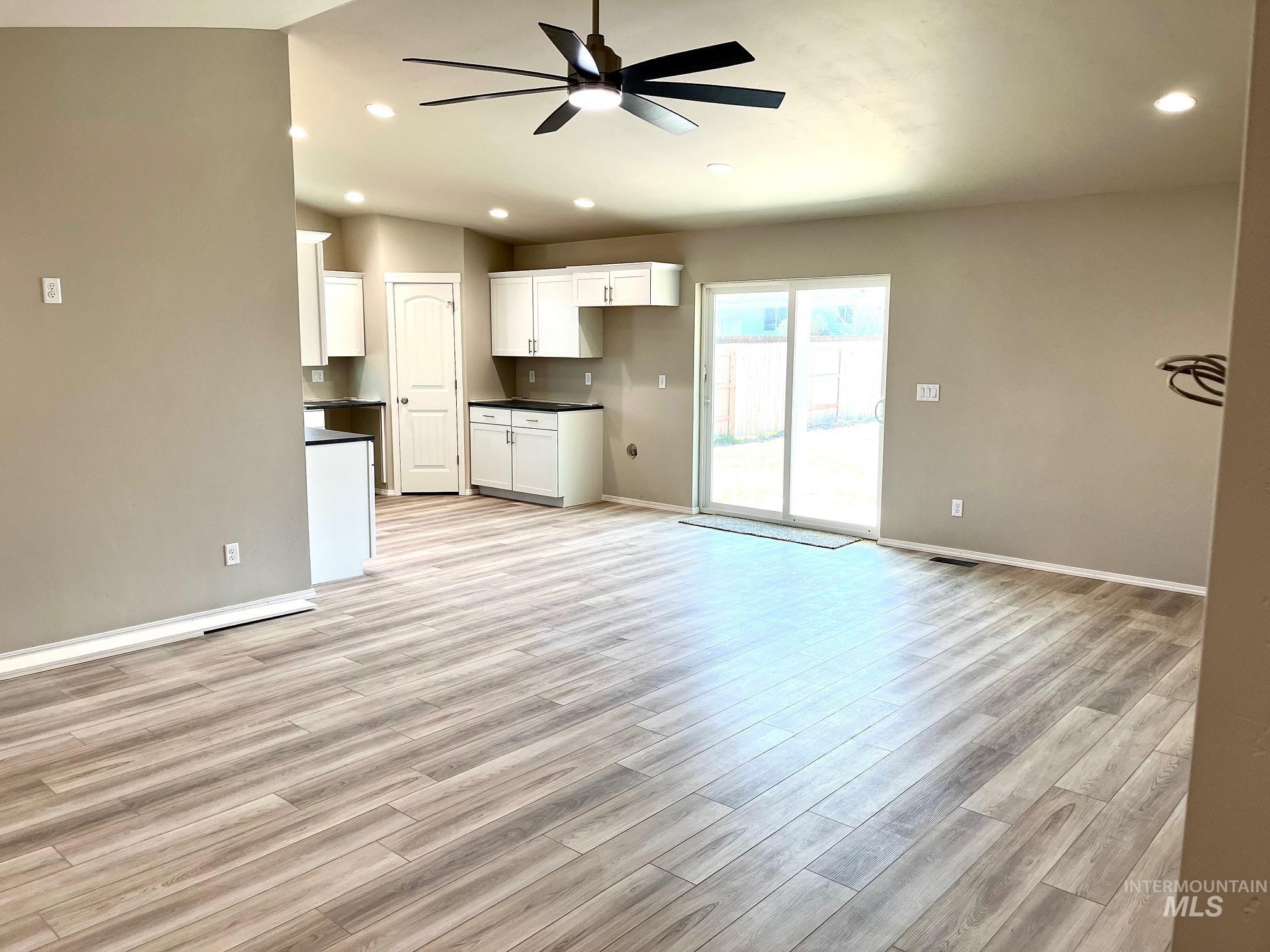 1115 Meadow Lake Loop