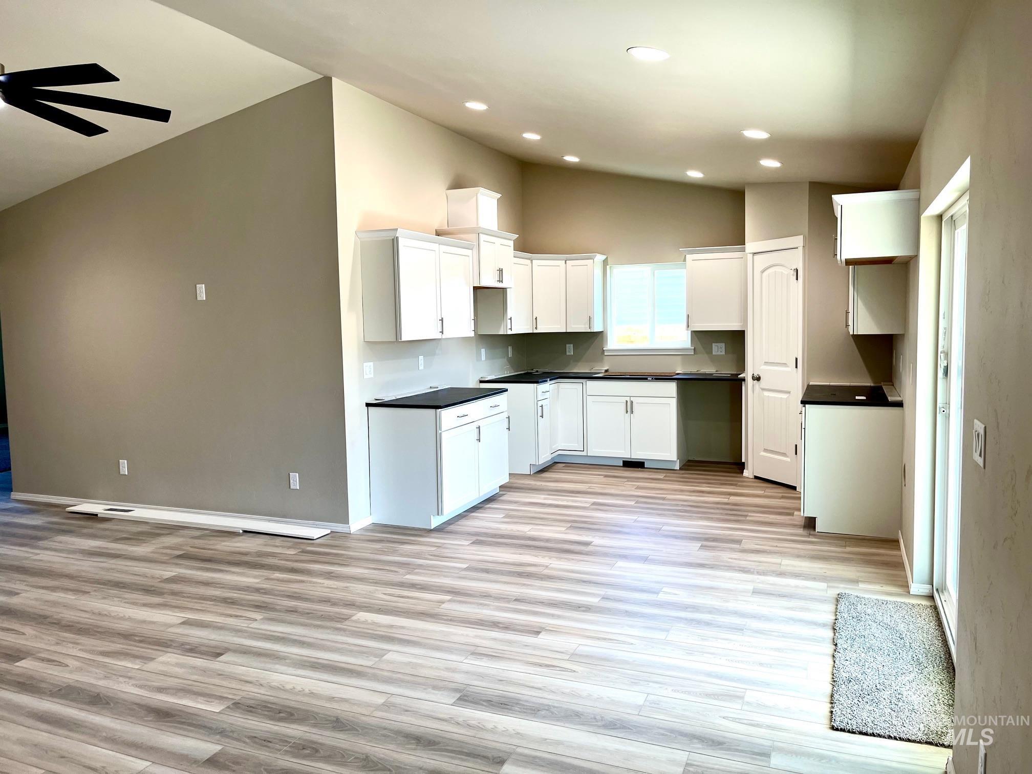 1115 Meadow Lake Loop