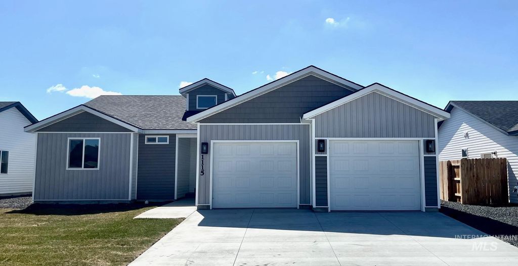 Photo of 1115 Meadow Lake Loop, Buhl, ID 83316 (MLS # 98973605)