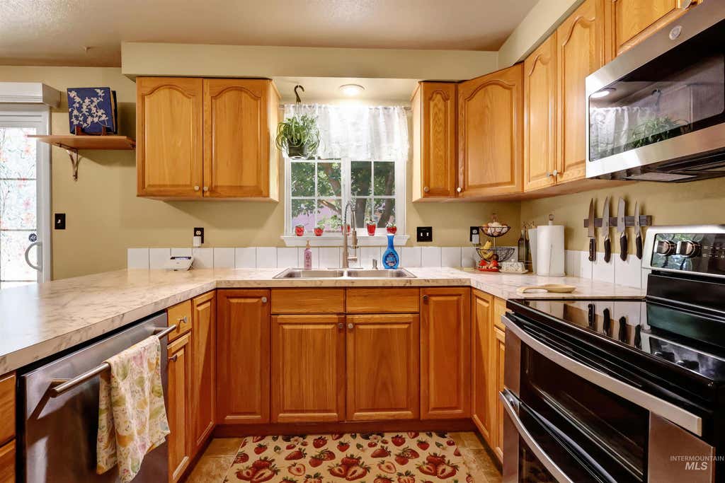 Photo of 3839 N Elgin Way, Boise, ID 83713 (MLS # 98990429)