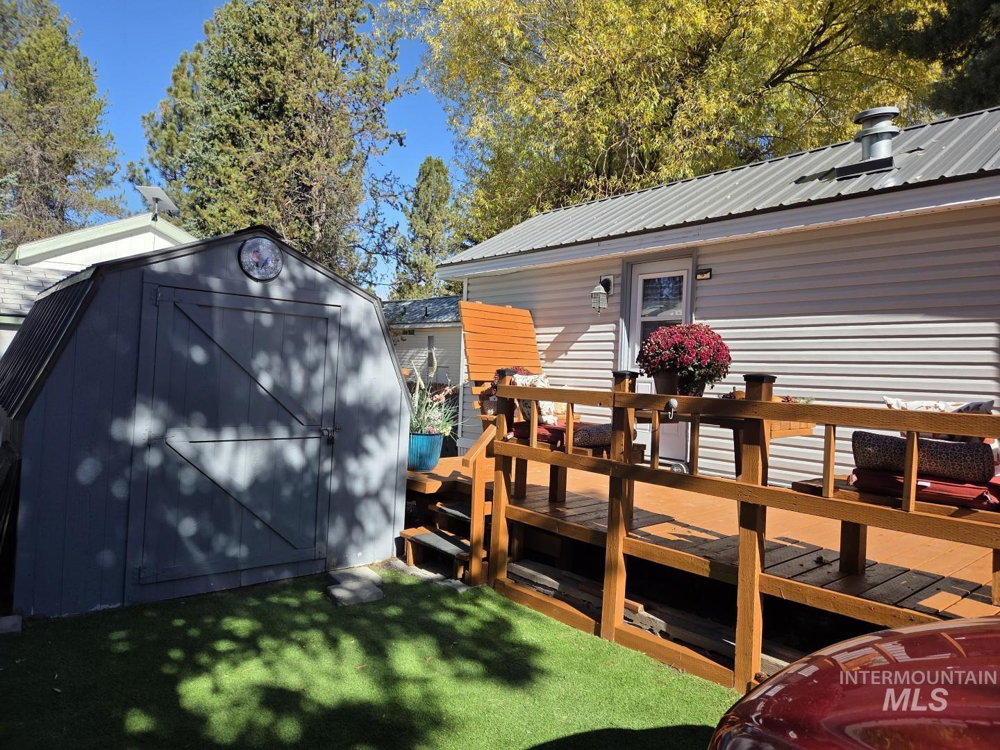 22 B Street