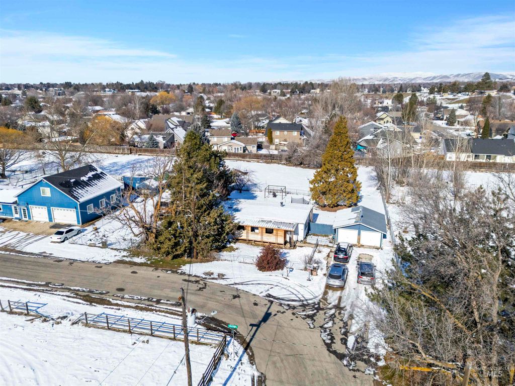 Photo of 2382 E Syringa St, Eagle, ID 83616 (MLS # 98969645)