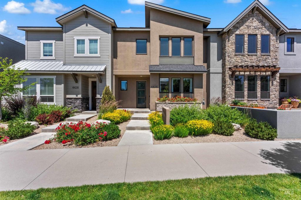 Photo of 4434 E Parkcenter Blvd, Boise, ID 83716 (MLS # 98990401)