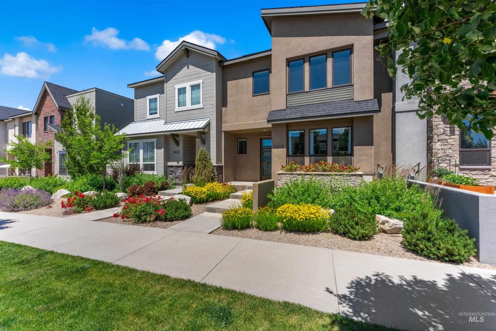 Photo of 4434 E Parkcenter Blvd, Boise, ID 83716 (MLS # 98990401)