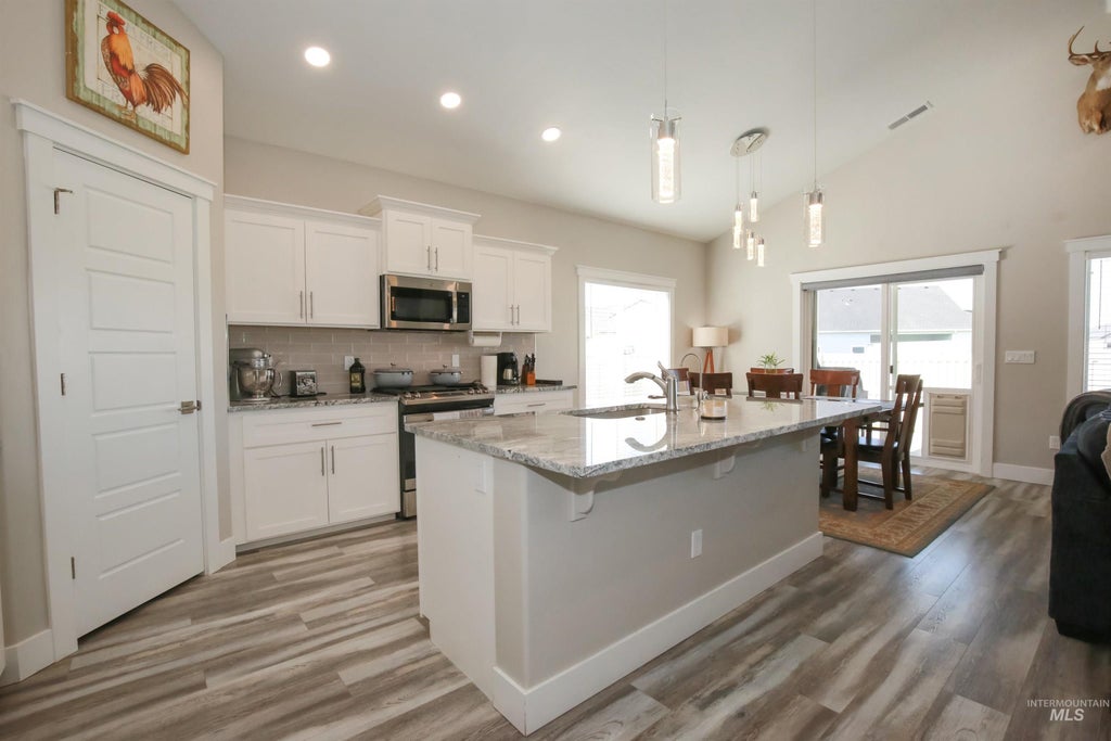 Photo of 1315 Cantebria Way, Payette, ID 83661 (MLS # 98998546)