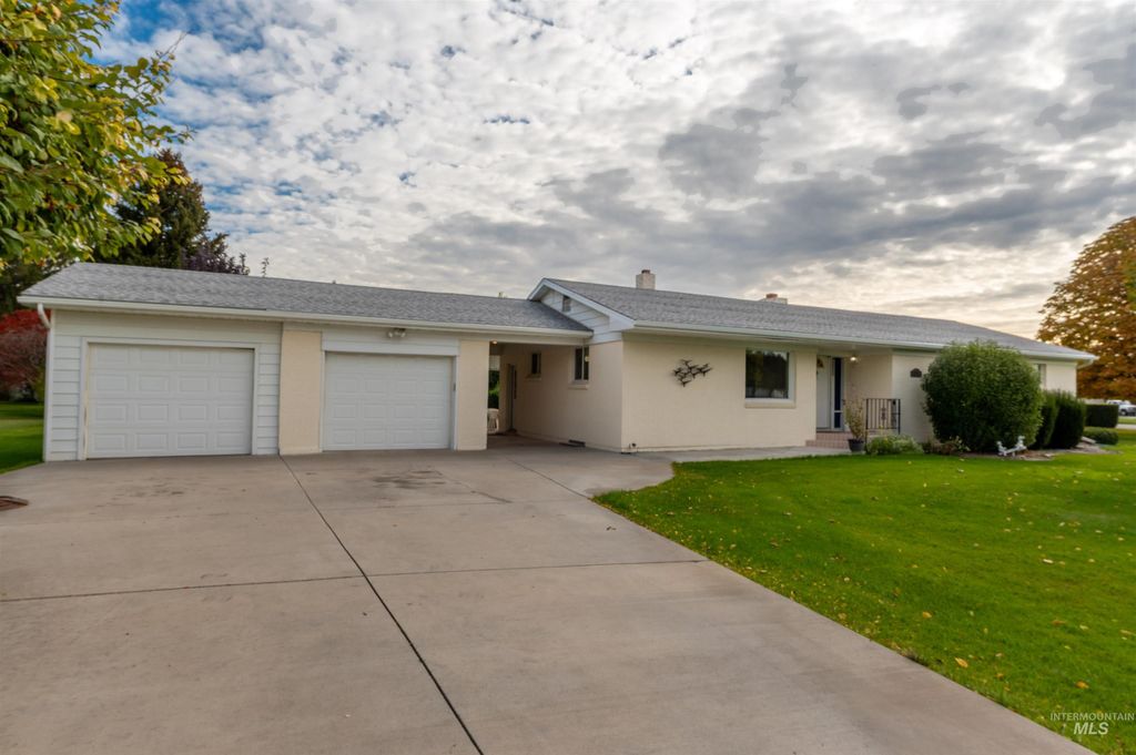 Photo of 2593 Burton Ave, Burley, ID 83318 (MLS # 98965310)