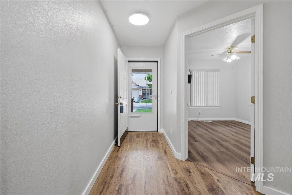 Photo of 505 N Grove Way, Nampa, ID 83651 (MLS # 98989206)