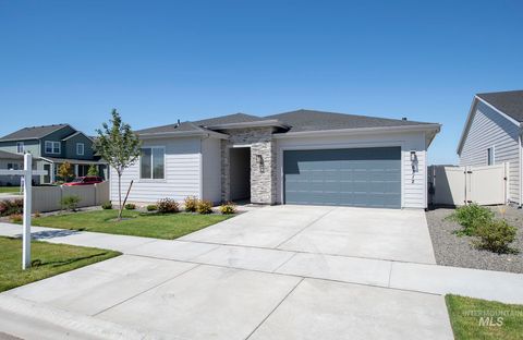Photo of 6312 W Pewter Point St, Meridian, ID 83646 (MLS # 98958877)