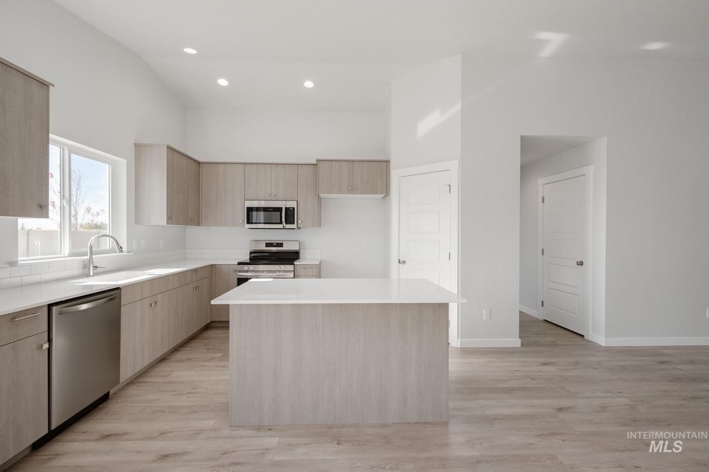 Photo of 1619 Long Pond St, Middleton, ID 83644 (MLS # 98970090)